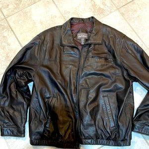 Lord and Taylor Mens 💯 lamb leather jacket